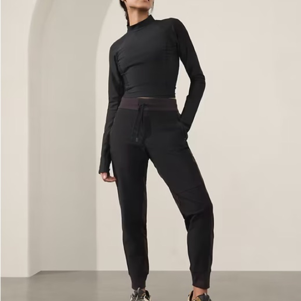 Athleta Black Headlands Hybrid Trek Joggers